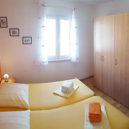 Apartment Erdgeschosswohnung Mit Viel Komfort Und Terrasse *