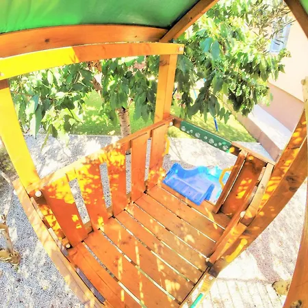 Erdgeschosswohnung Mit Viel Komfort Und Terrasse * Trogir