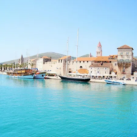 Erdgeschosswohnung Mit Viel Komfort Und Terrasse Apartment Trogir