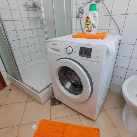 Erdgeschosswohnung Mit Viel Komfort Und Terrasse *
